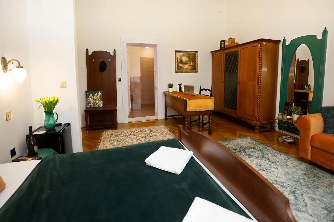 Bed & Breakfast Villabaroque_Eger